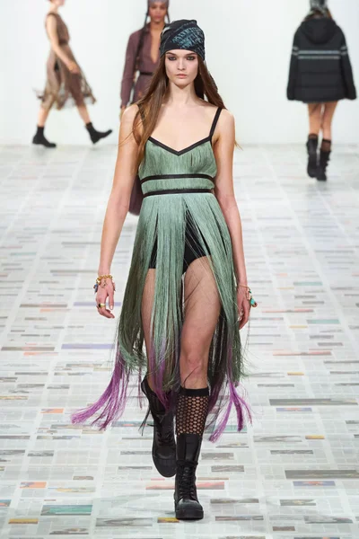 Look 76